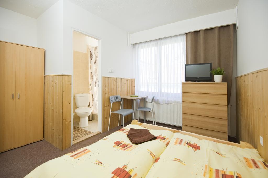 Penzion Ostrava-Levne Ubytovani Exterior foto